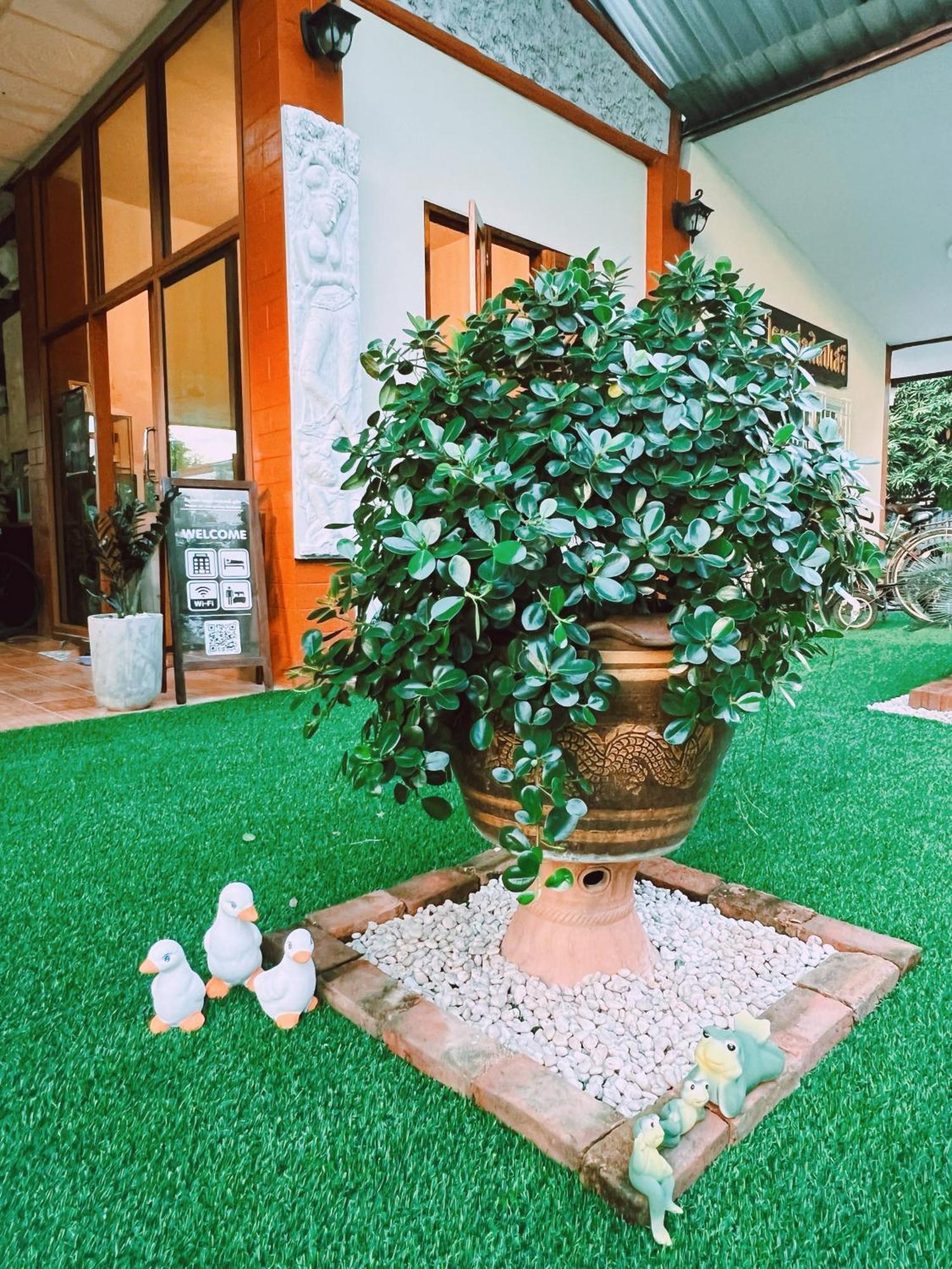 Phiphu Art And Gallery Boutique Sukhothai Exterior photo